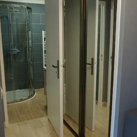Superbe 2 Pieces Centre De Fa1 * Cannes